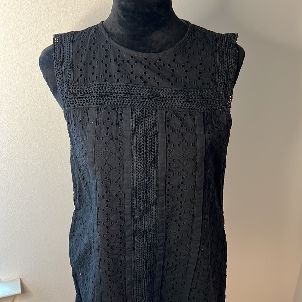 GAP black eyelet lace sleeveless shift dress Sz XS